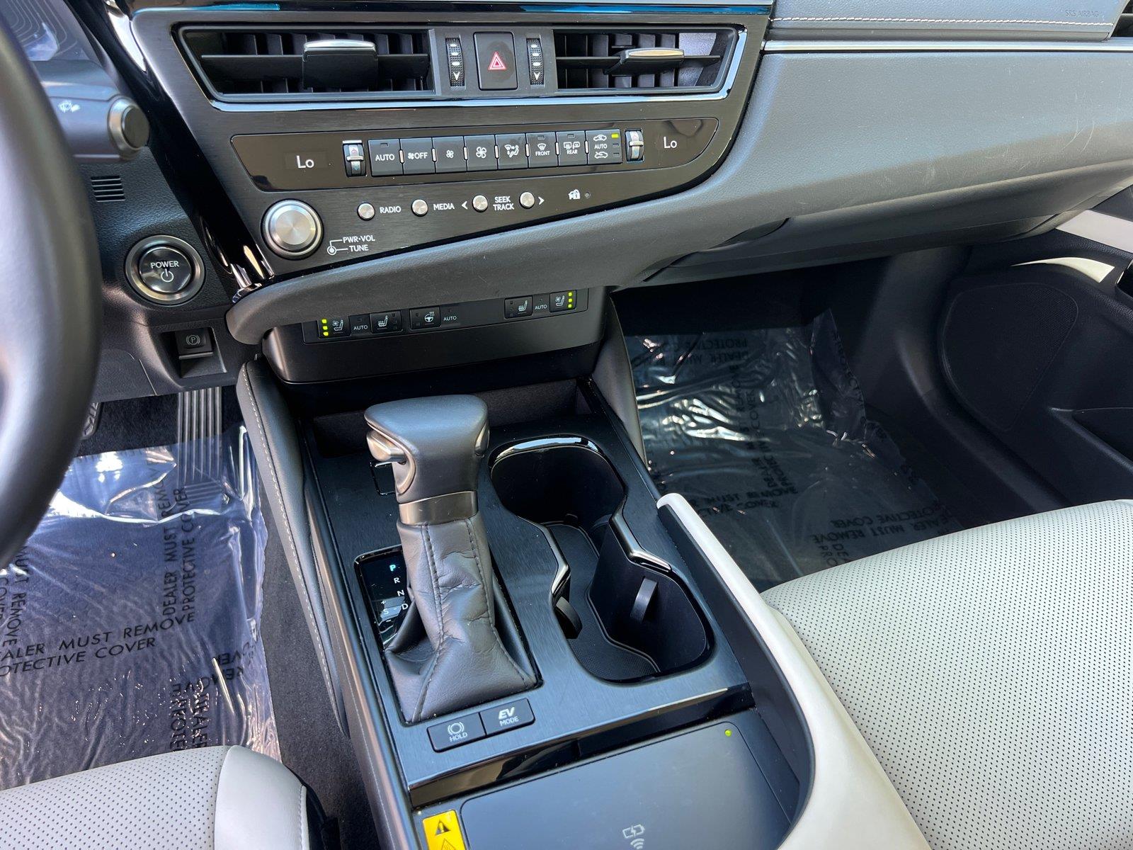 Used 2025 Lexus ES Sedan