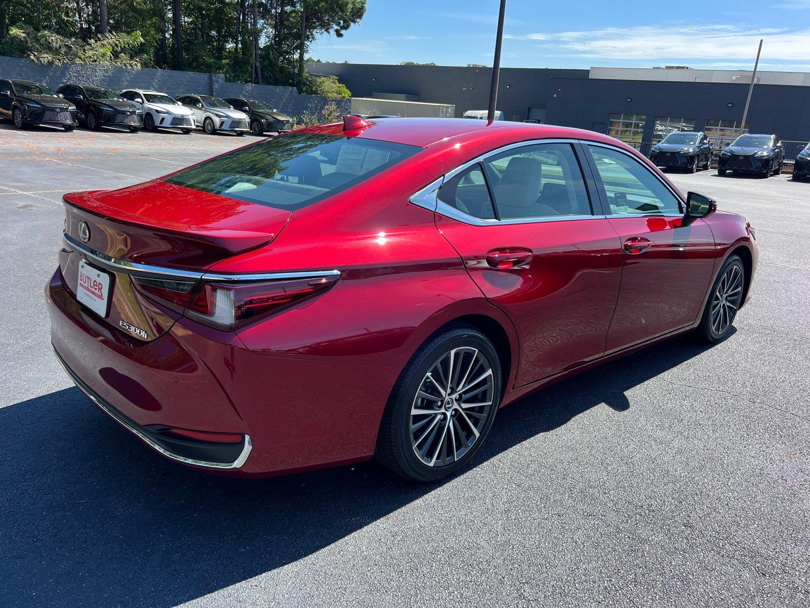 Used 2025 Lexus ES Sedan