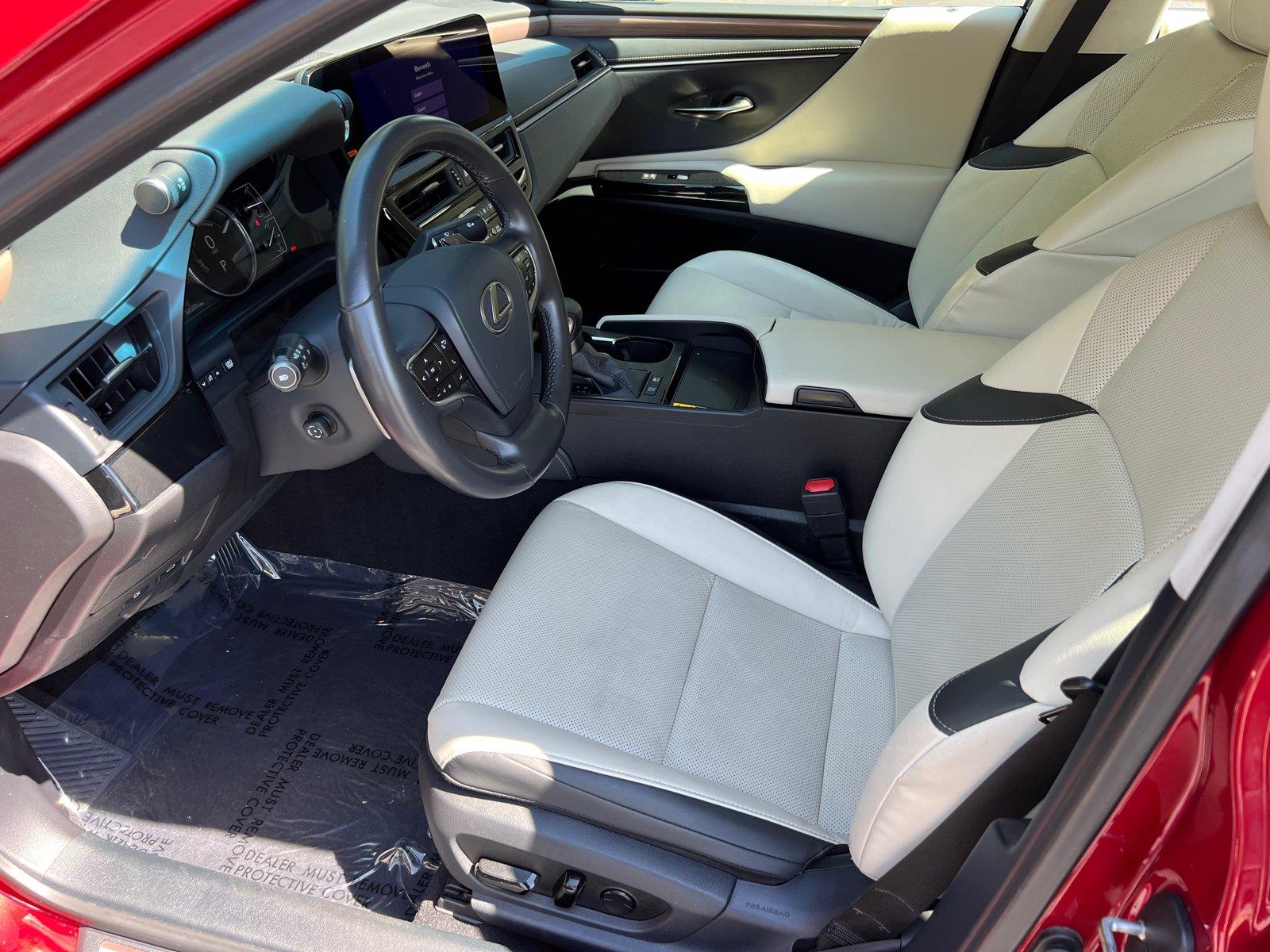Used 2025 Lexus ES Sedan