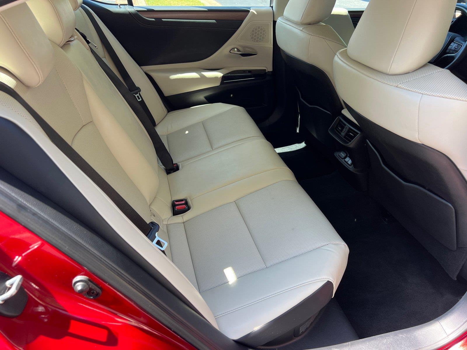 Used 2025 Lexus ES Sedan