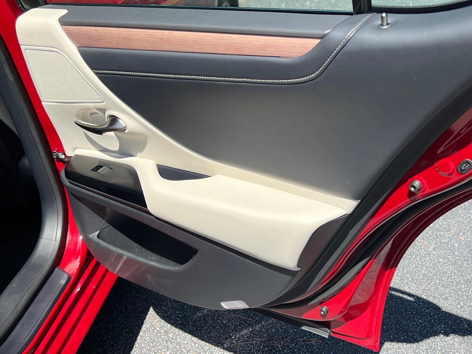 Used 2025 Lexus ES Sedan
