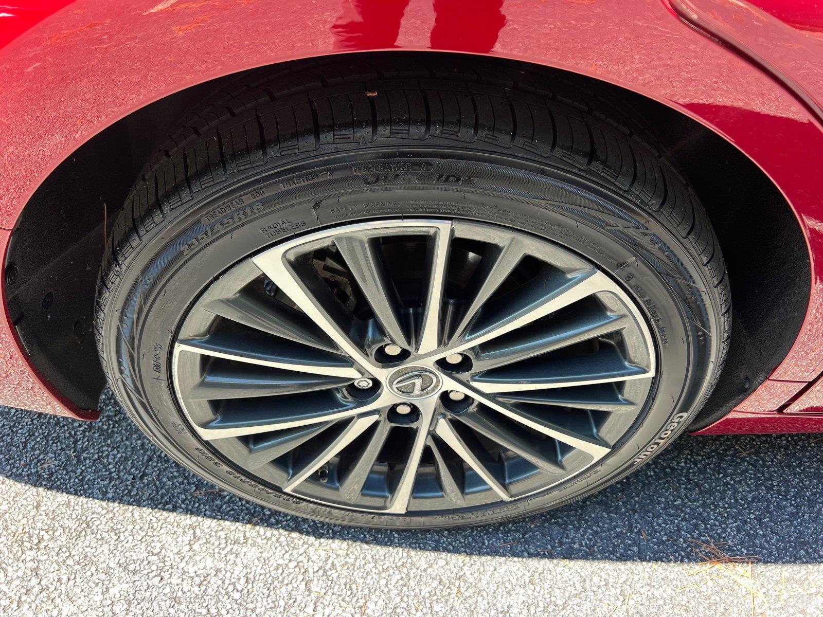 Used 2025 Lexus ES Sedan