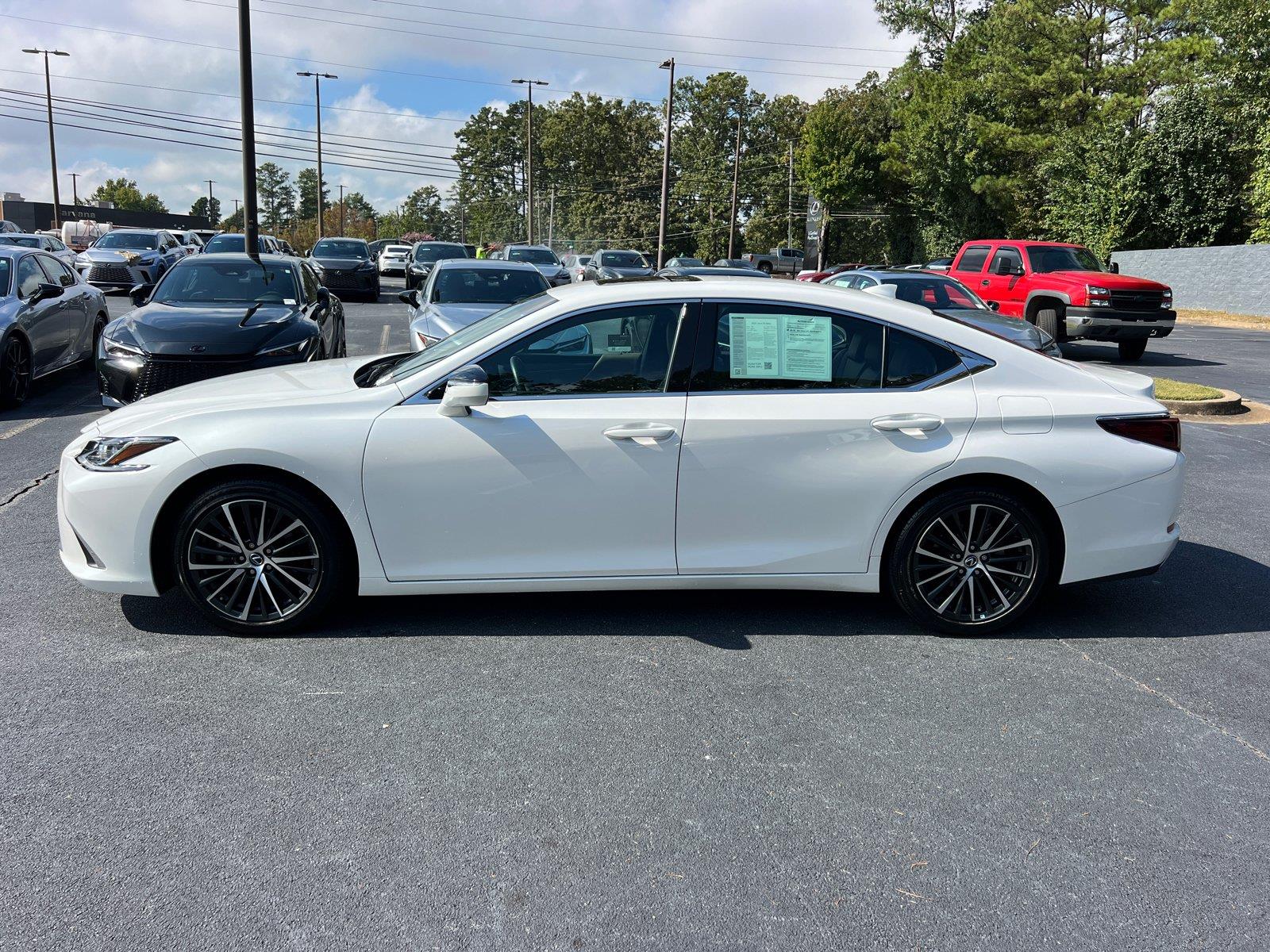 Used 2025 Lexus ES Sedan