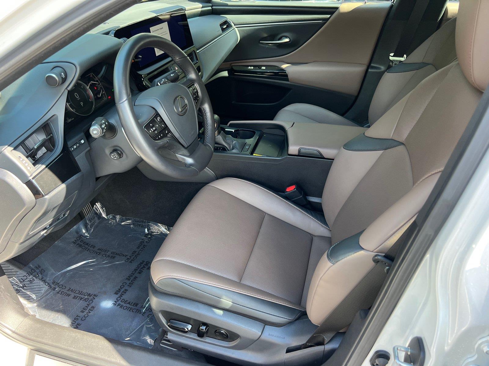 Used 2025 Lexus ES Sedan