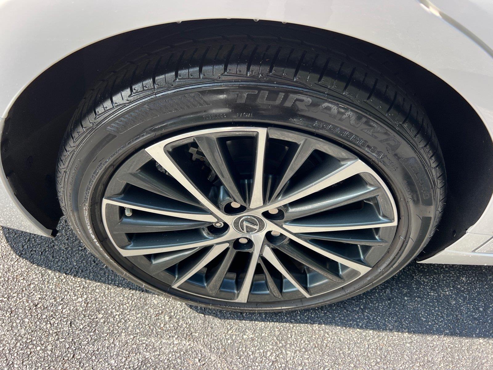 Used 2025 Lexus ES Sedan
