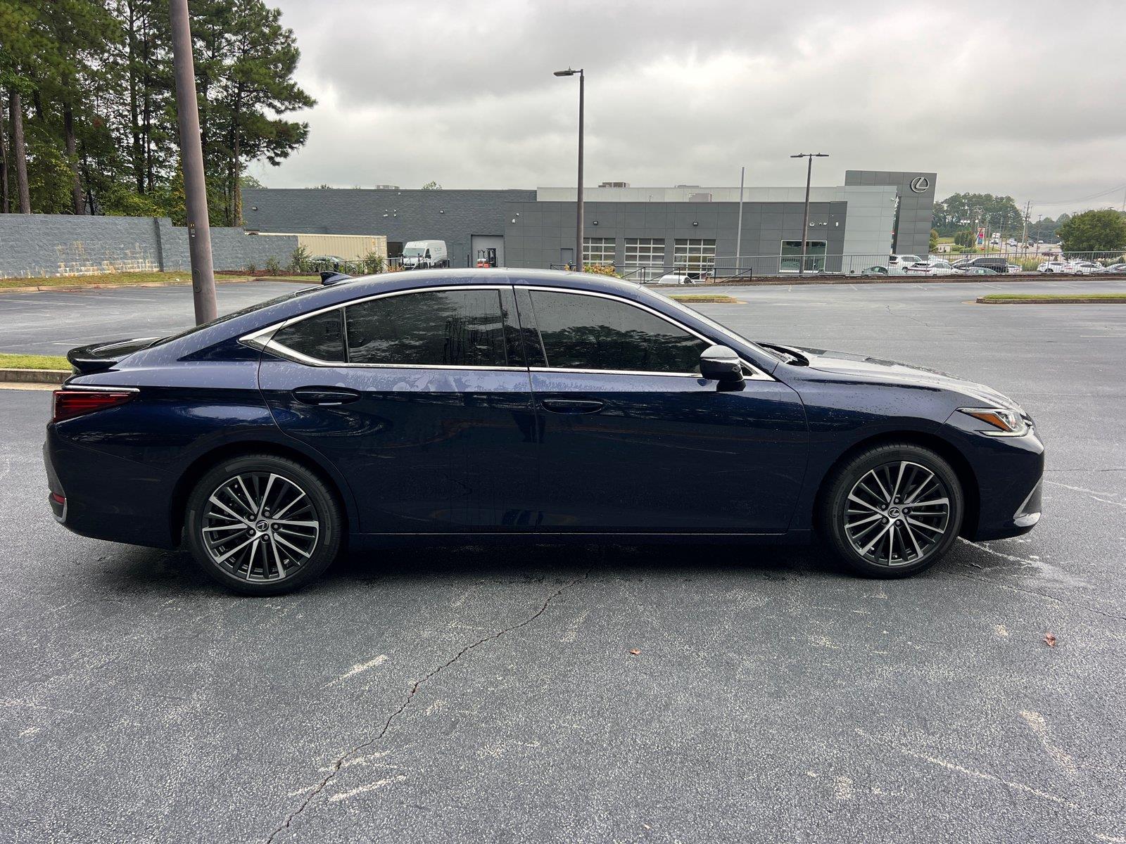 Used 2025 Lexus ES Sedan