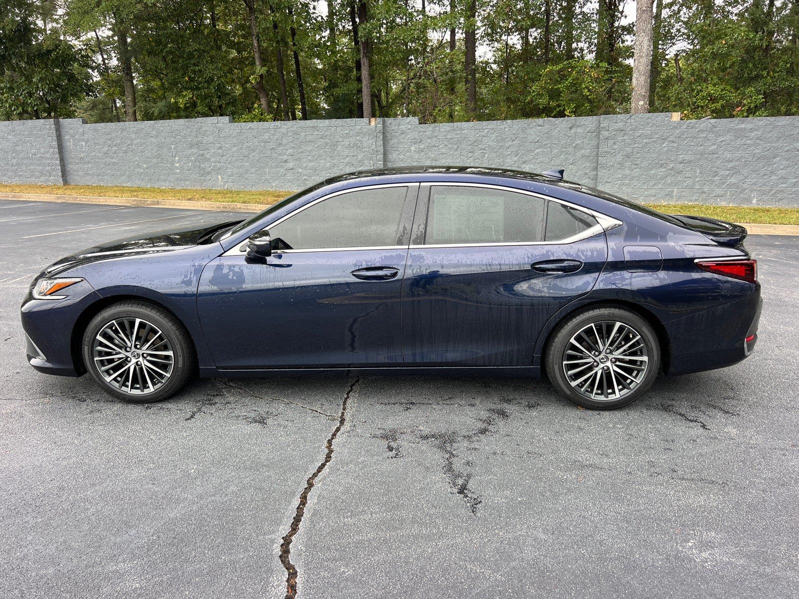 Used 2025 Lexus ES Sedan
