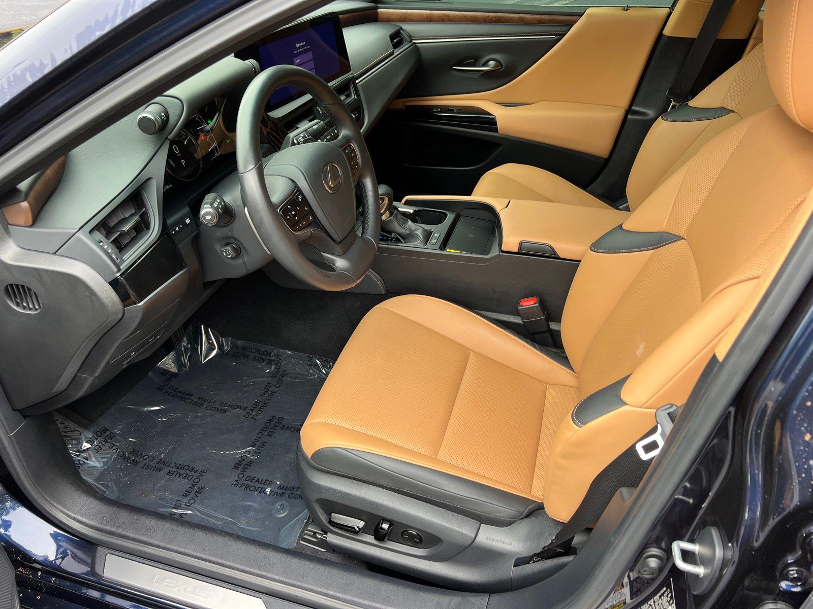Used 2025 Lexus ES Sedan