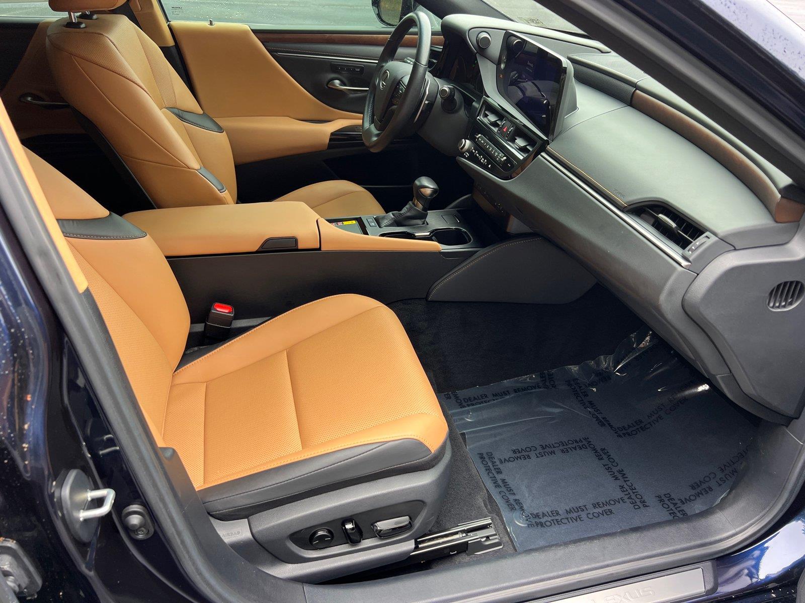 Used 2025 Lexus ES Sedan