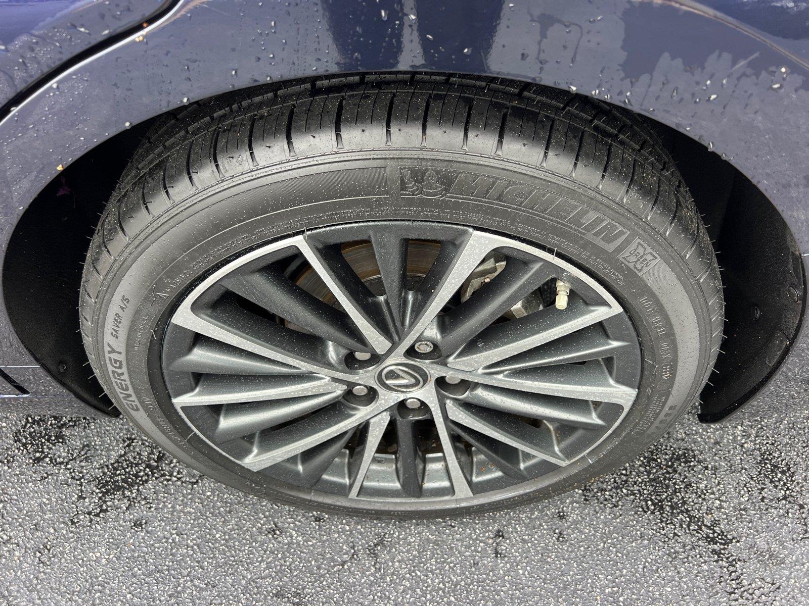 Used 2025 Lexus ES Sedan