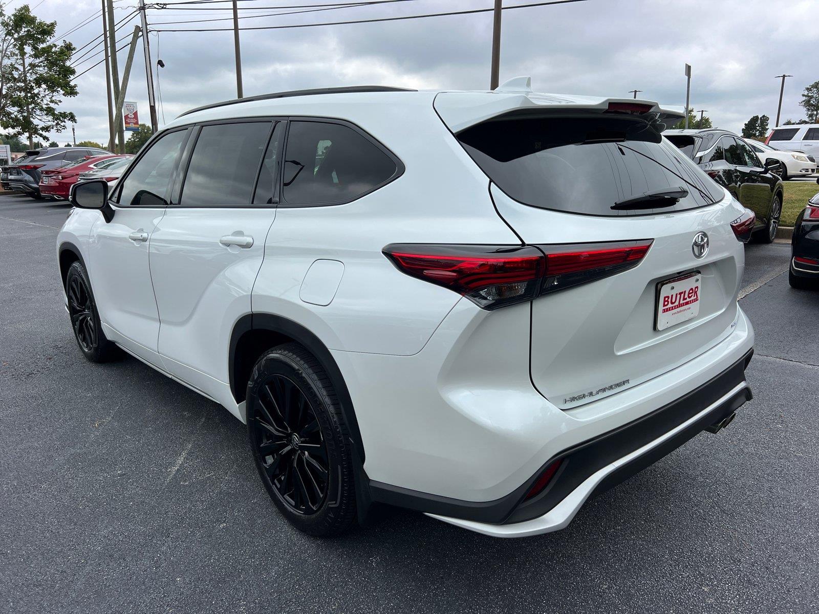 Used 2023 Toyota Highlander SUV