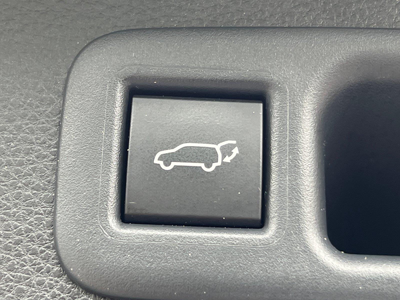 Used 2023 Toyota Highlander SUV