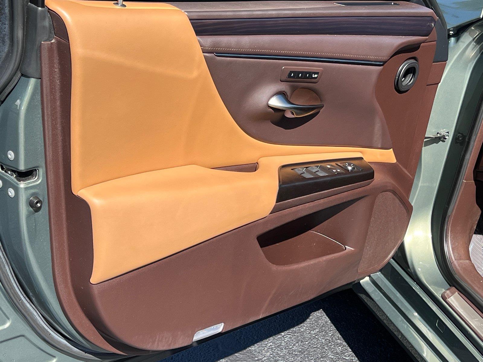 Used 2019 Lexus ES Sedan