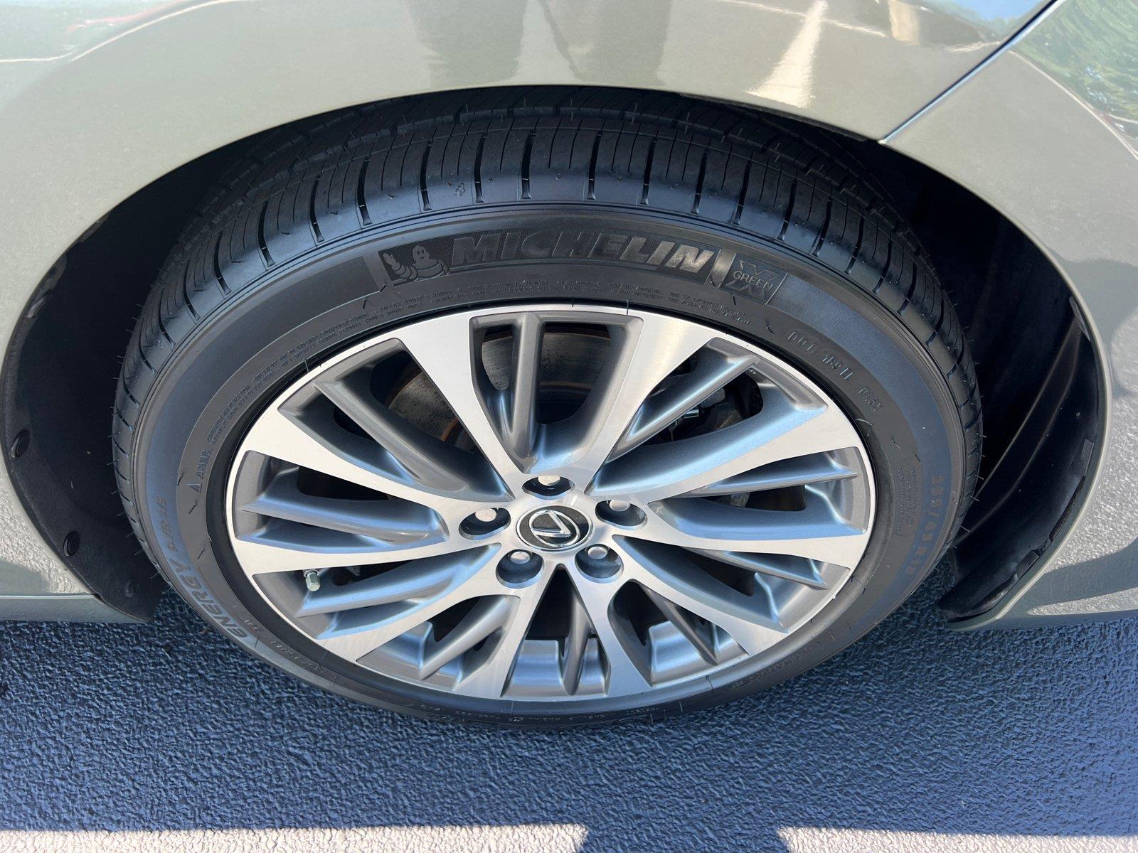 Used 2019 Lexus ES Sedan