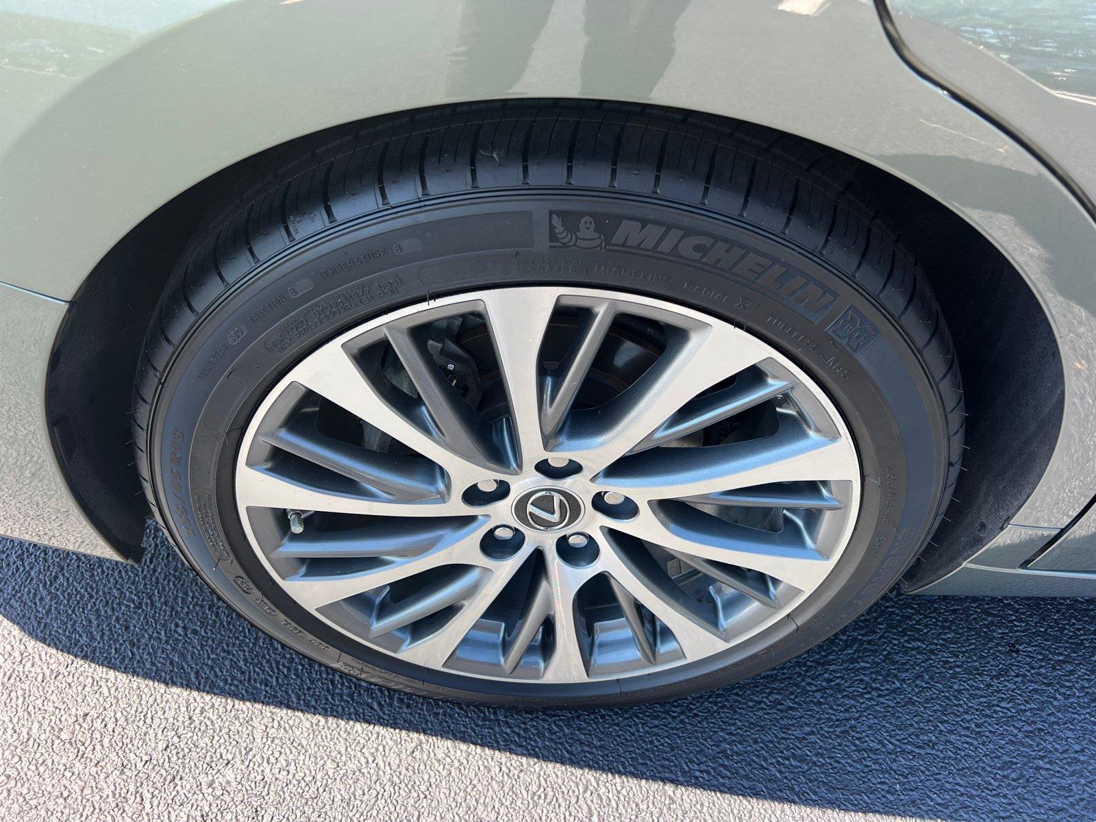 Used 2019 Lexus ES Sedan