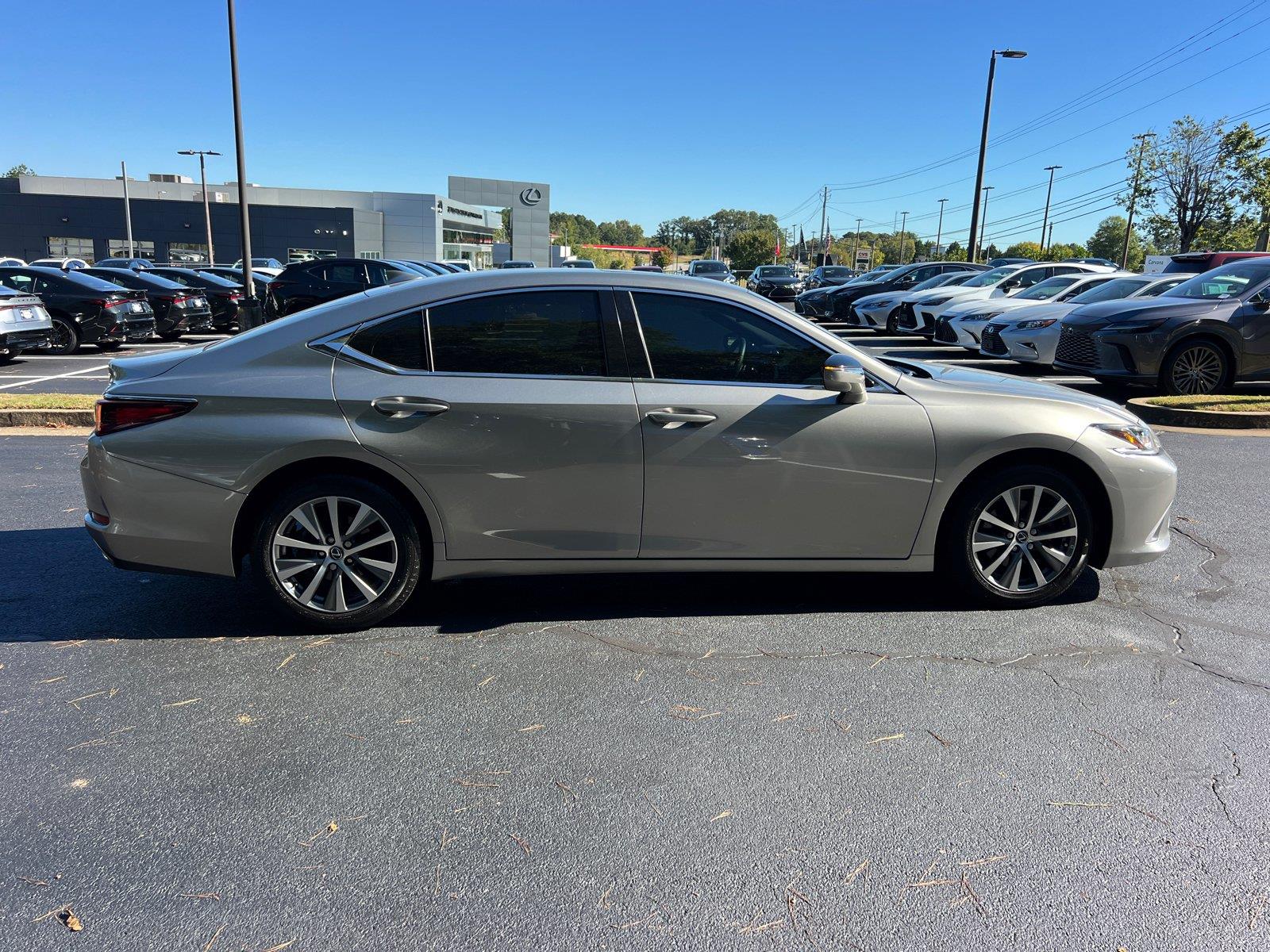Used 2019 Lexus ES Sedan
