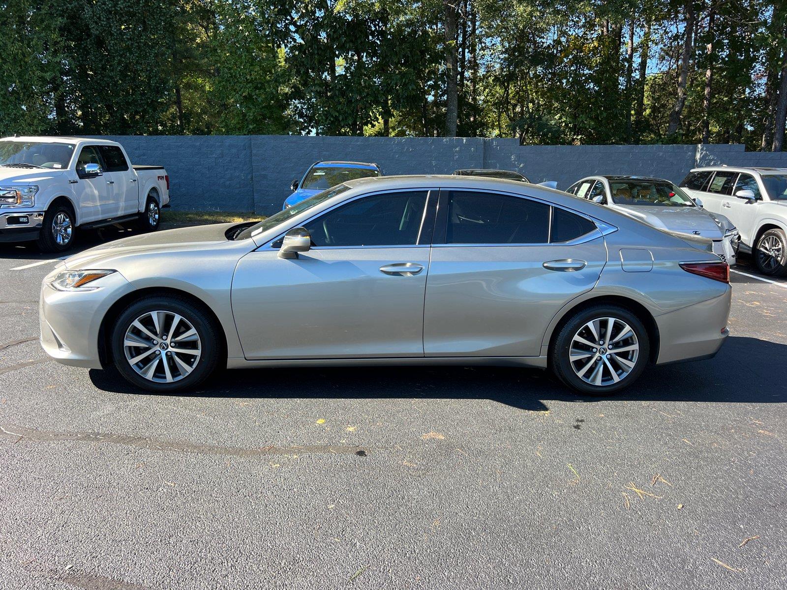 Used 2019 Lexus ES Sedan