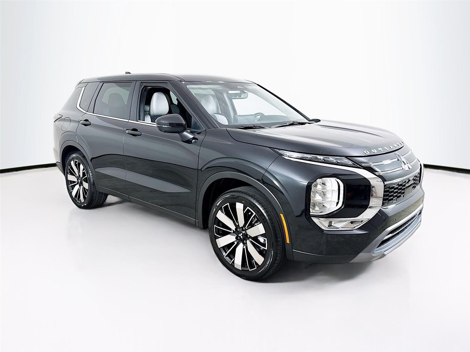 2025 Mitsubishi Outlander SE's photo