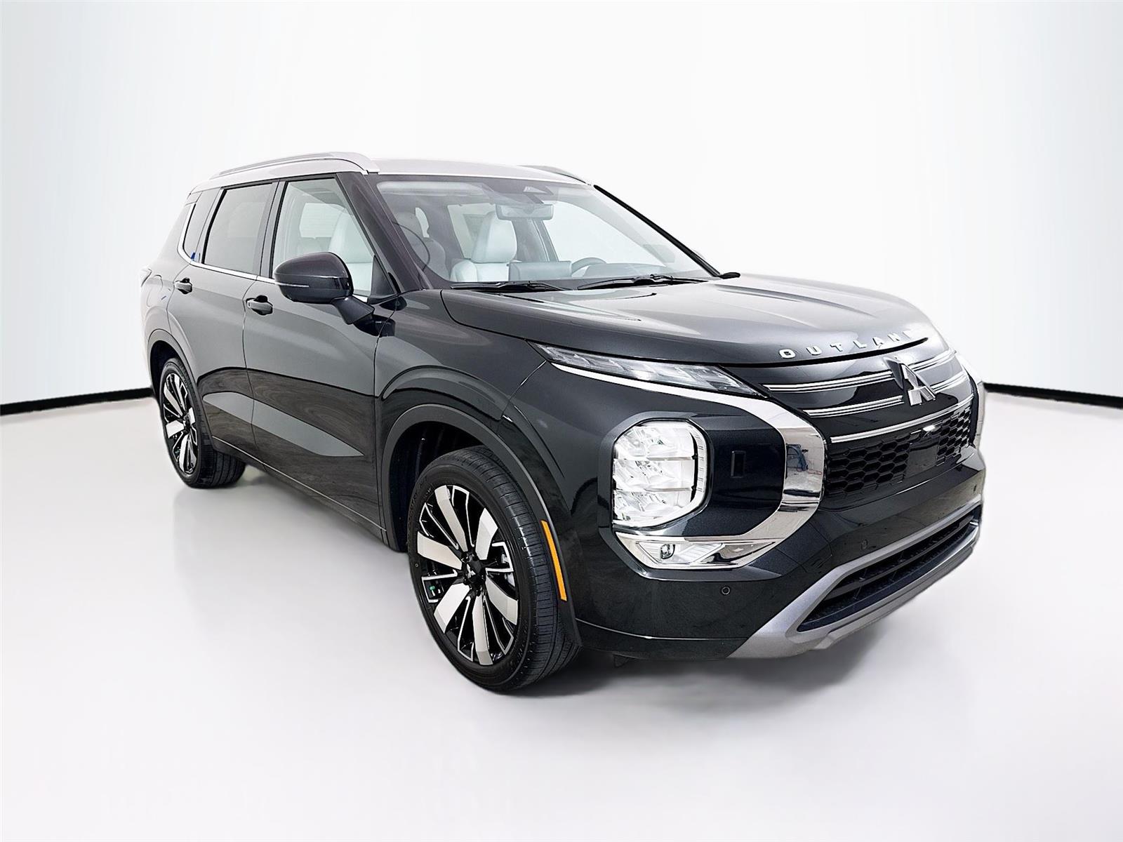 2025 Mitsubishi Outlander SEL Platinum Edition's photo