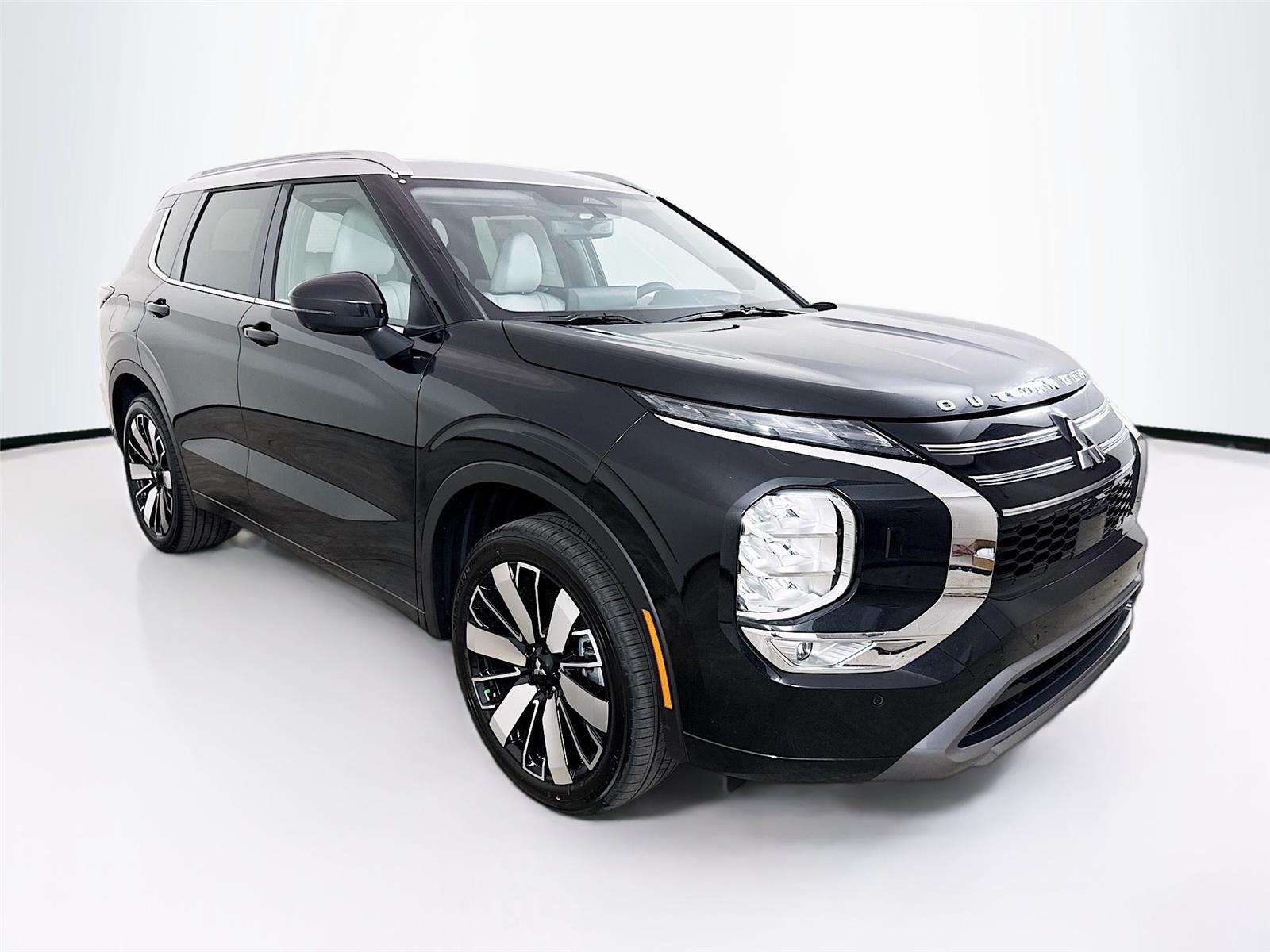 2025 Mitsubishi Outlander SEL Platinum Edition's photo