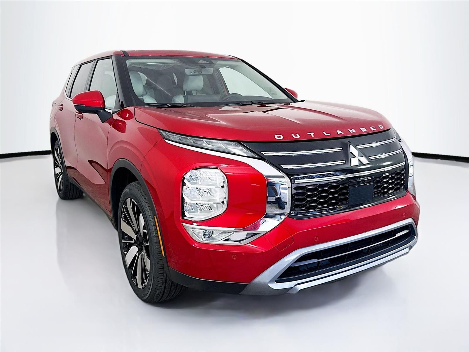 2025 Mitsubishi Outlander SE's photo