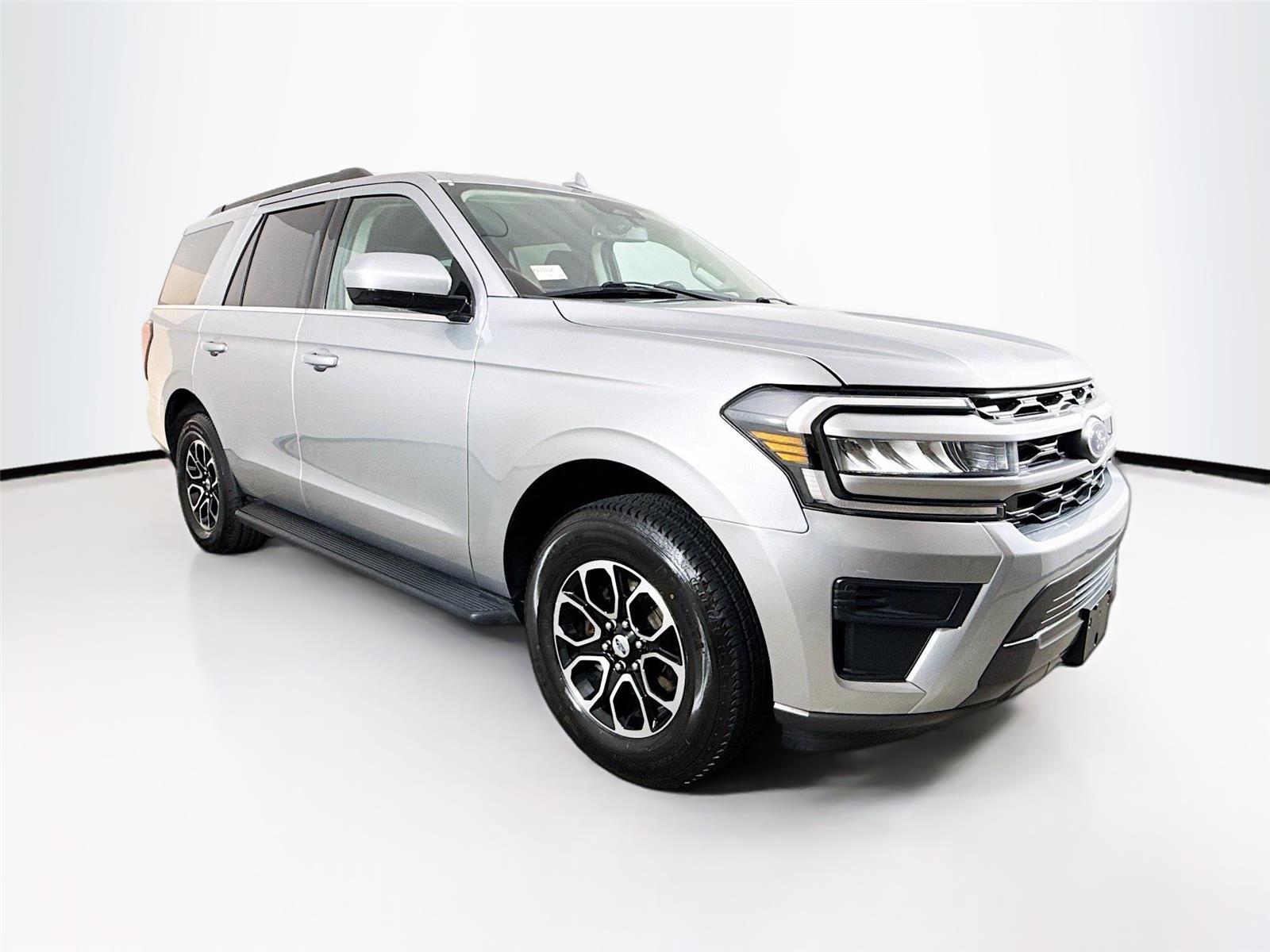 2022 Ford Expedition XLT's photo