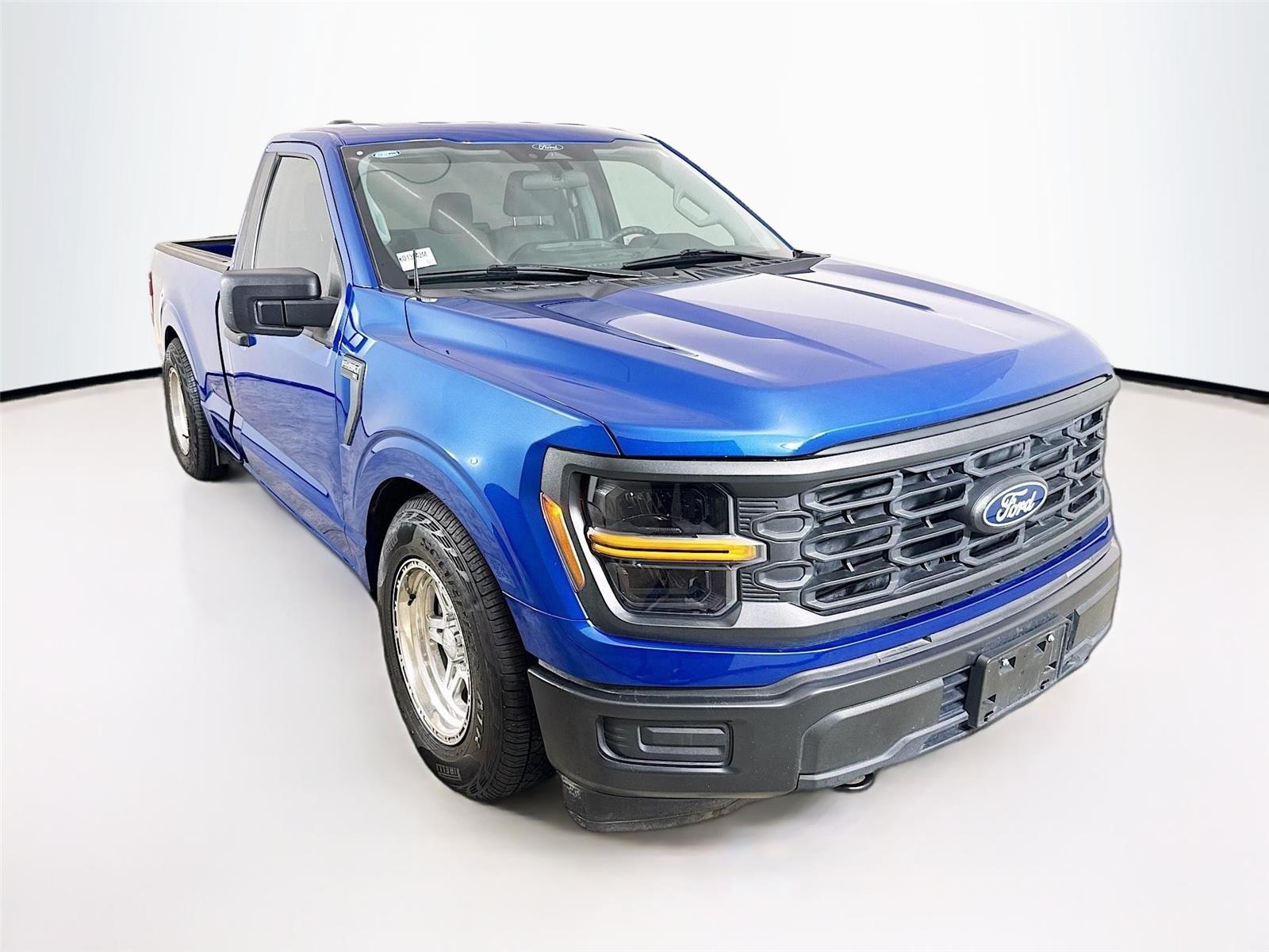 2025 Ford F-150 XL's photo