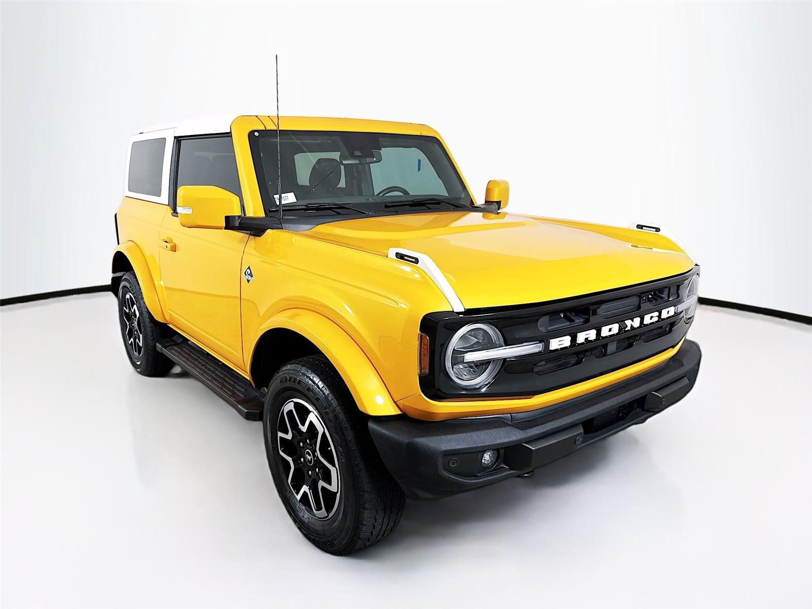 2022 Ford Bronco 2-Door Outer Banks's photo