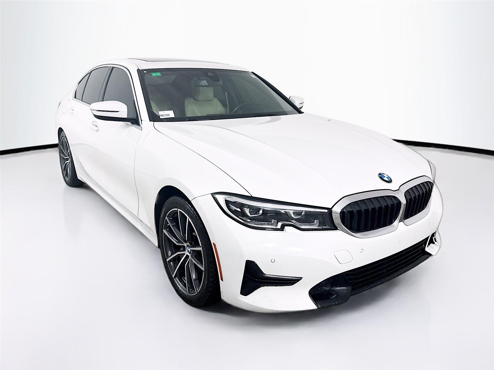 2020 BMW 3 Series 330i's photo