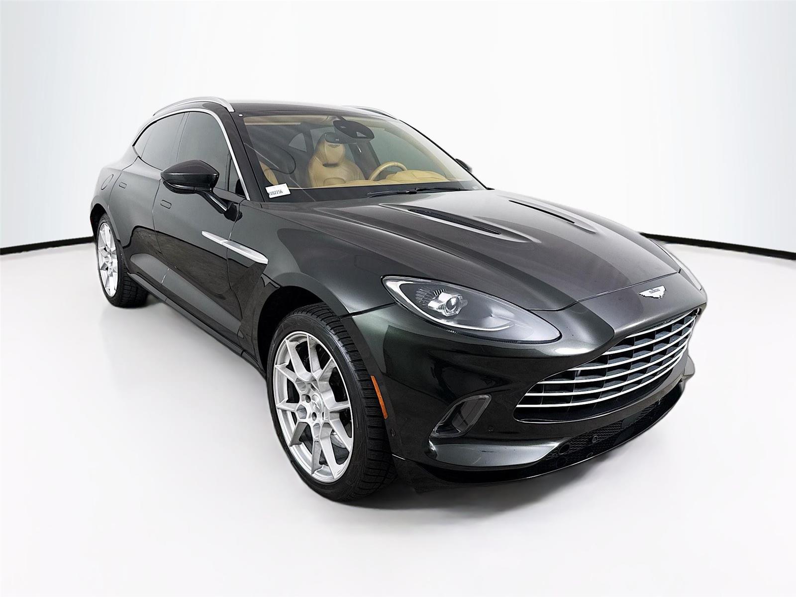 2021 Aston Martin DBX Base's photo