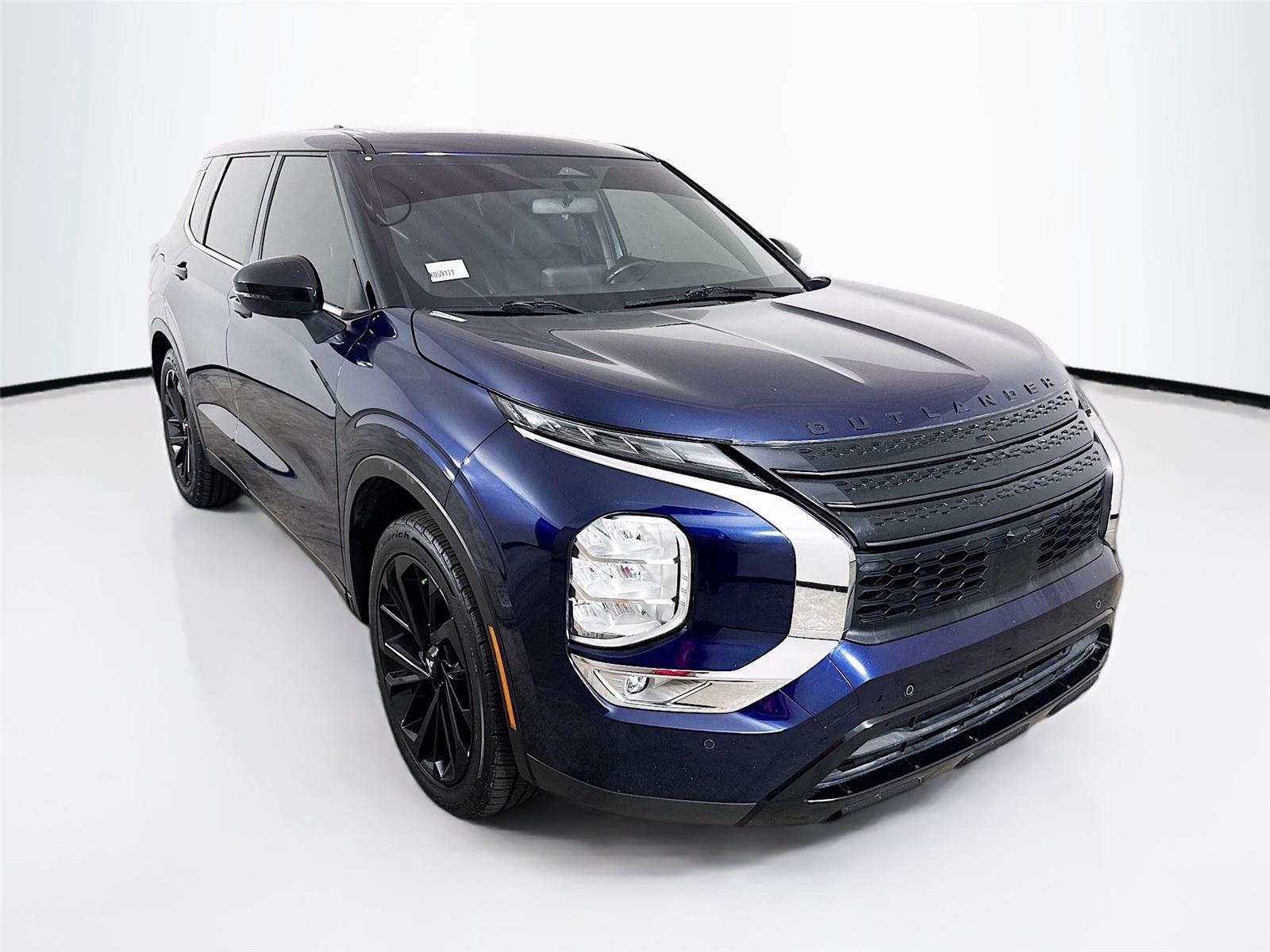 2022 Mitsubishi Outlander Black Edition's photo