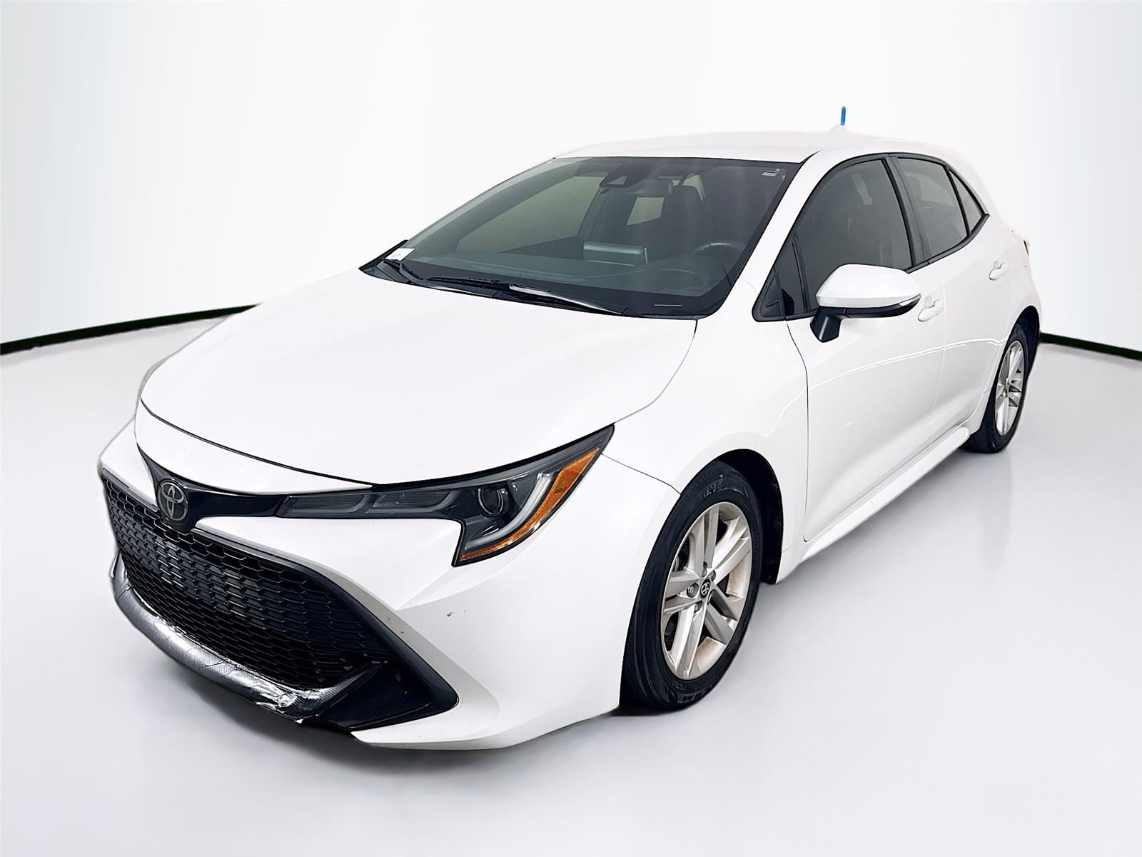 2022 Toyota Corolla Hatchback SE's photo