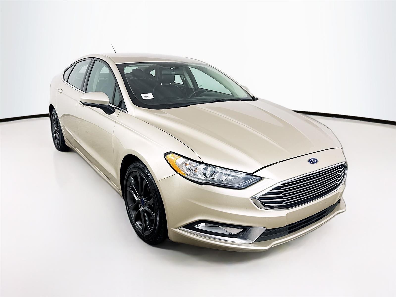 2018 Ford Fusion SE's photo