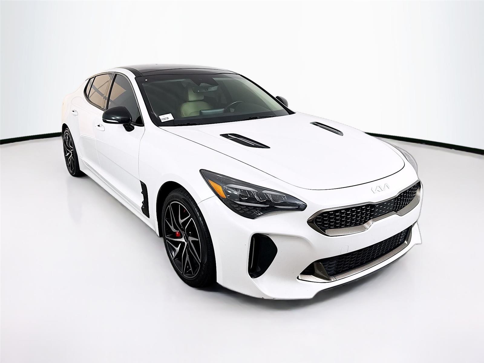 2023 Kia Stinger GT-Line's photo