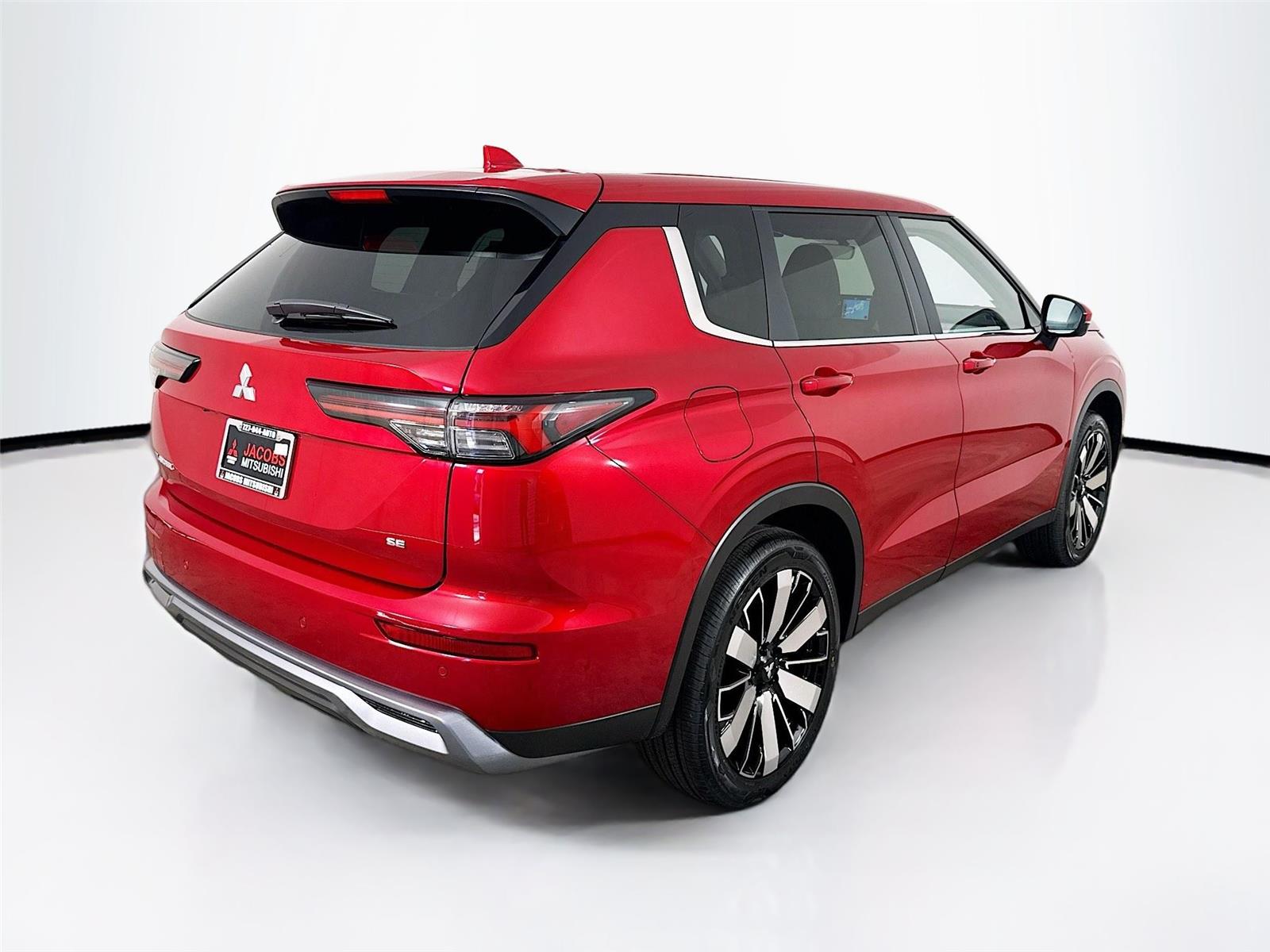 2026 Mitsubishi Outlander SE - Photo 7