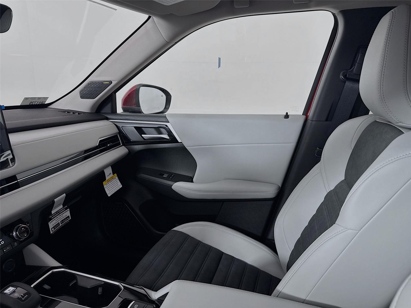 2026 Mitsubishi Outlander SE - Photo 21