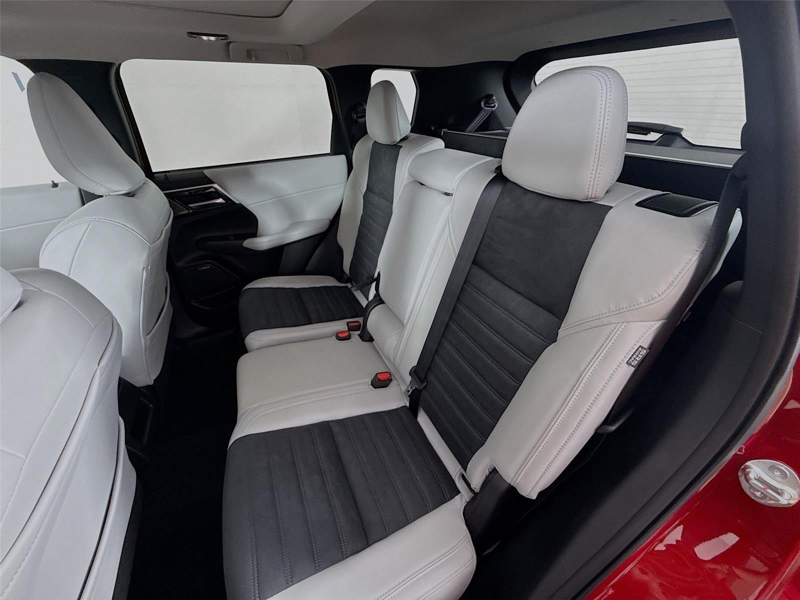2026 Mitsubishi Outlander SE - Photo 22
