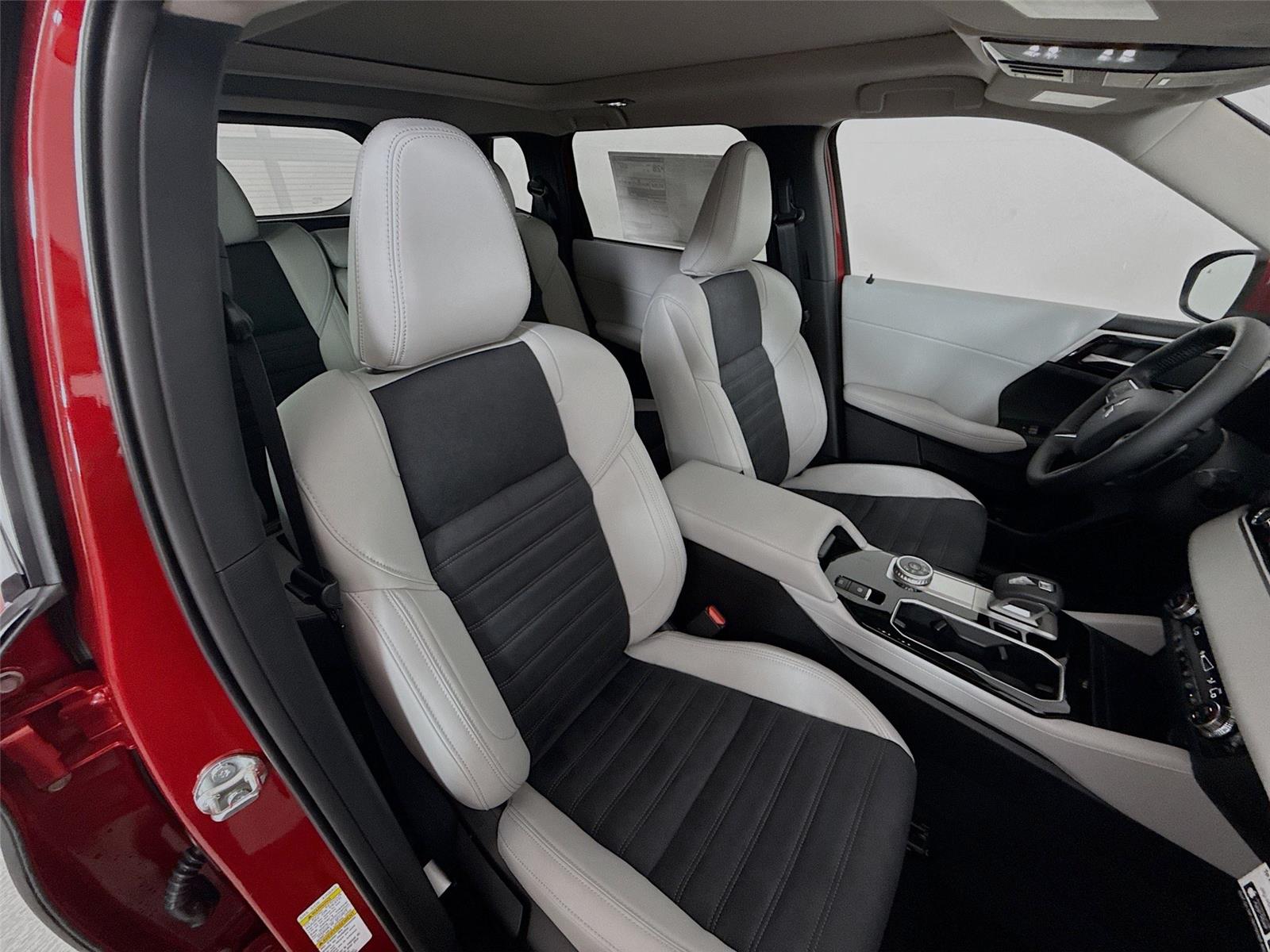 2026 Mitsubishi Outlander SE - Photo 25