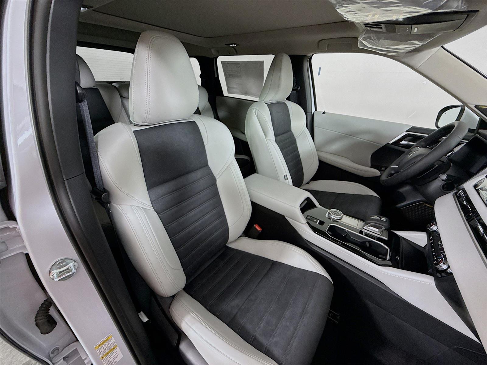 2026 Mitsubishi Outlander SE - Photo 26