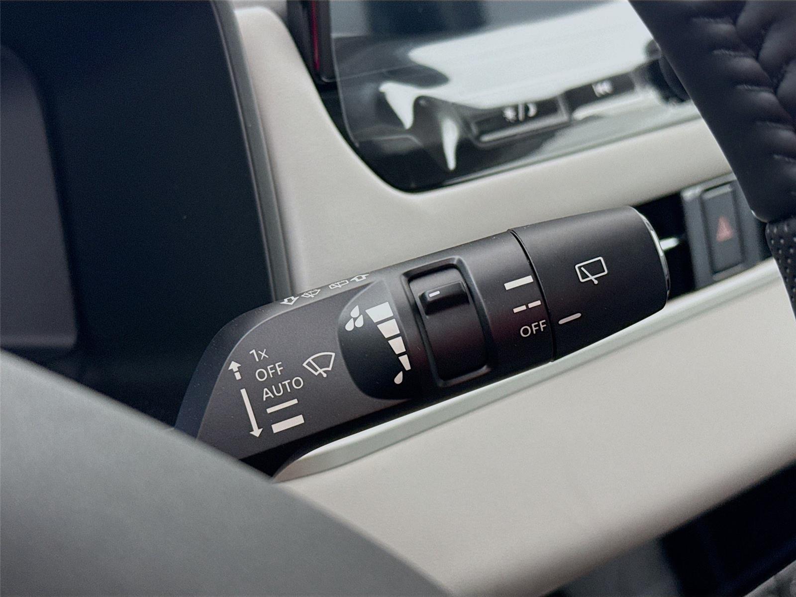 2026 Mitsubishi Outlander photo 6
