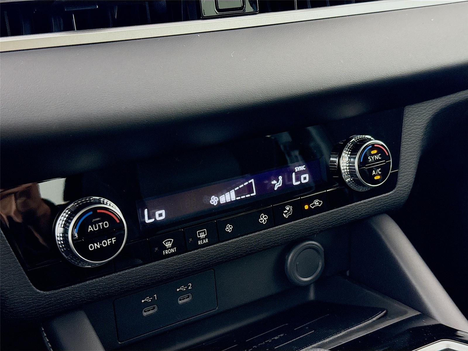 2026 Mitsubishi Outlander ES - Photo 13