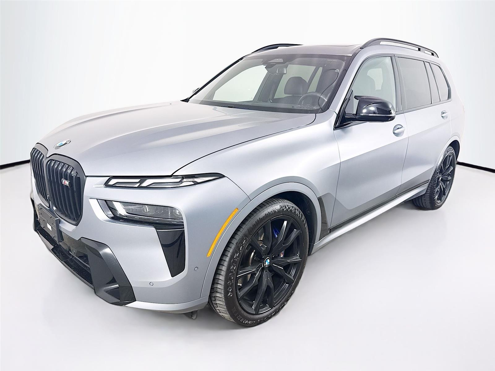 2024 BMW X7 M60i's photo