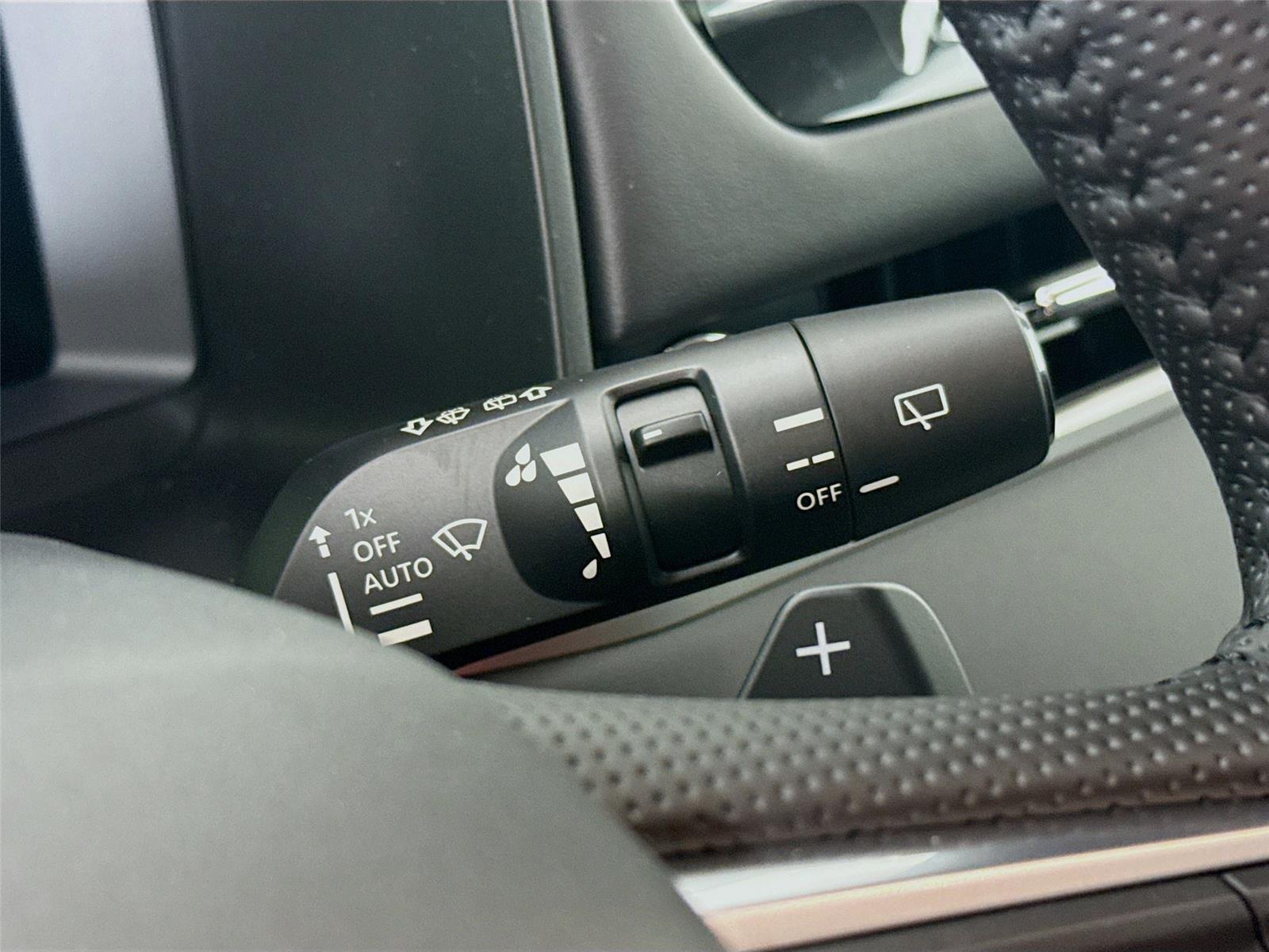 2026 Mitsubishi Outlander photo 6