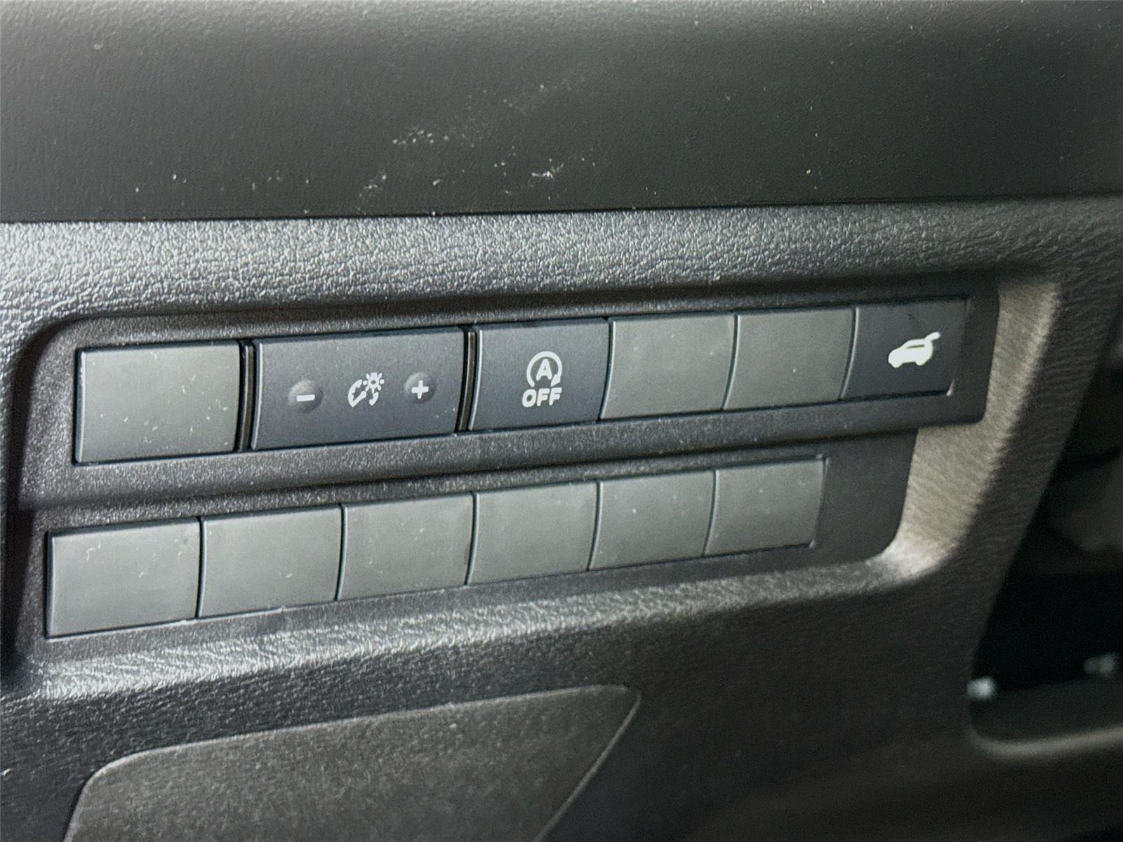 2026 Mitsubishi Outlander photo 7