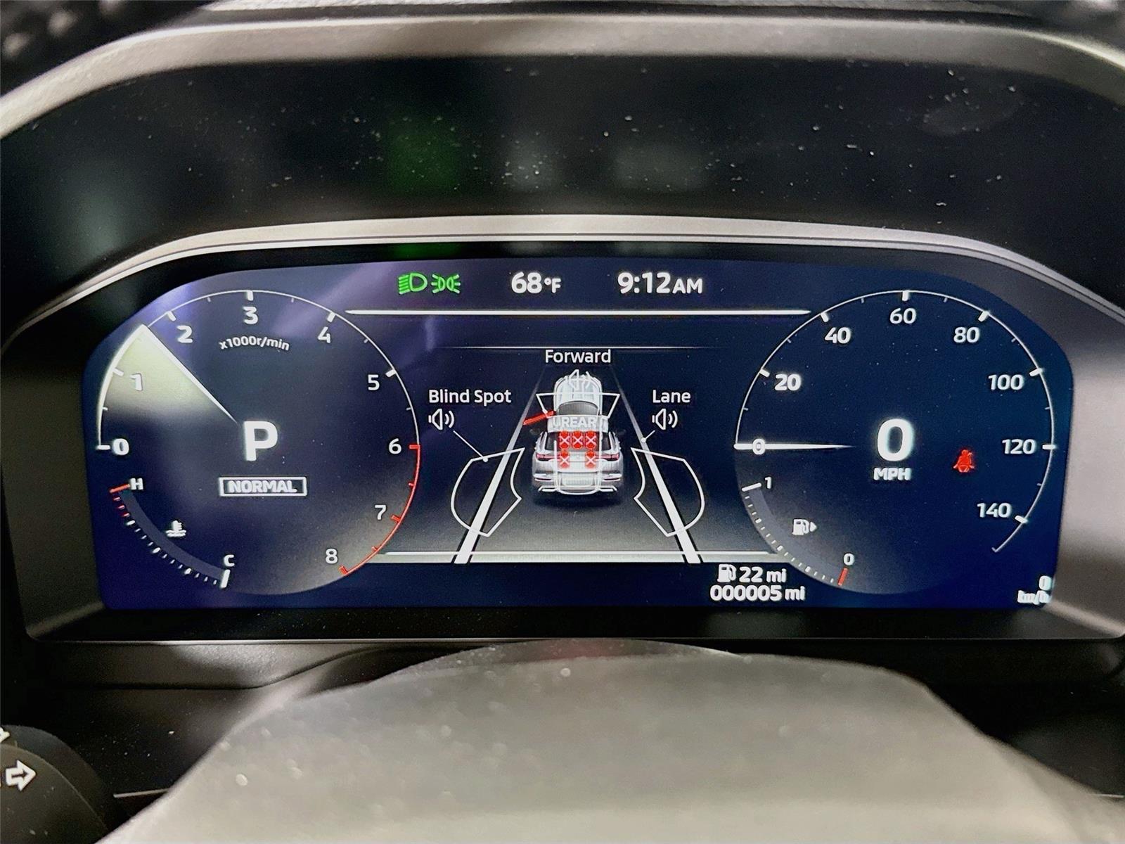 2026 Mitsubishi Outlander photo 4