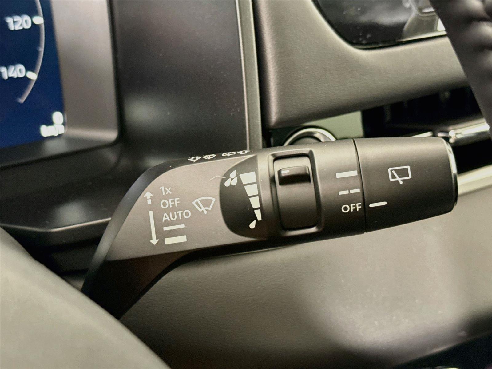 2026 Mitsubishi Outlander photo 6