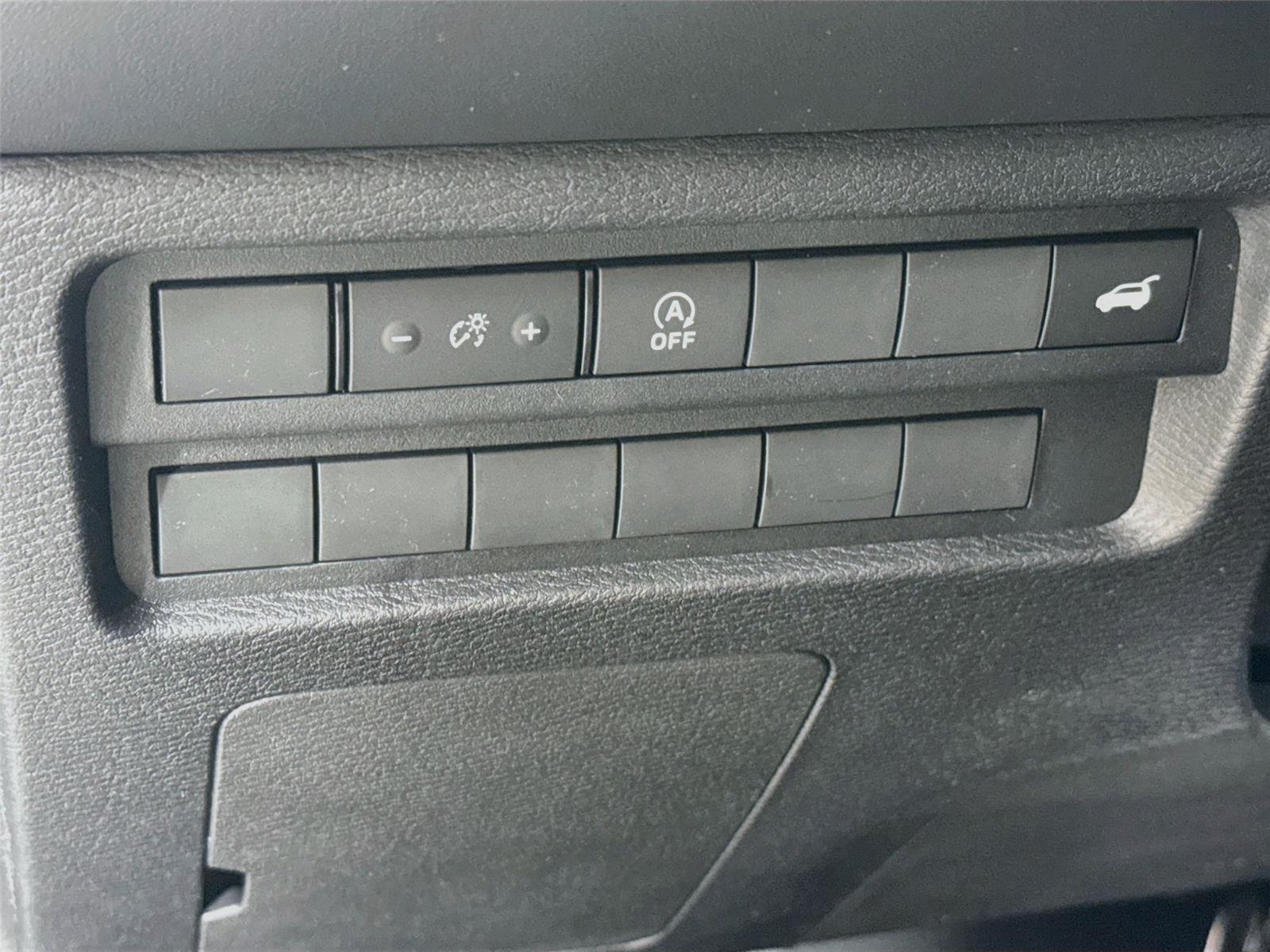 2026 Mitsubishi Outlander photo 7
