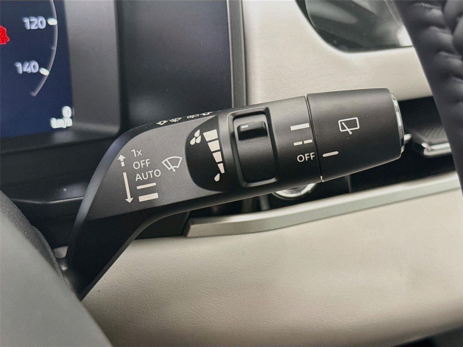 2026 Mitsubishi Outlander photo 6
