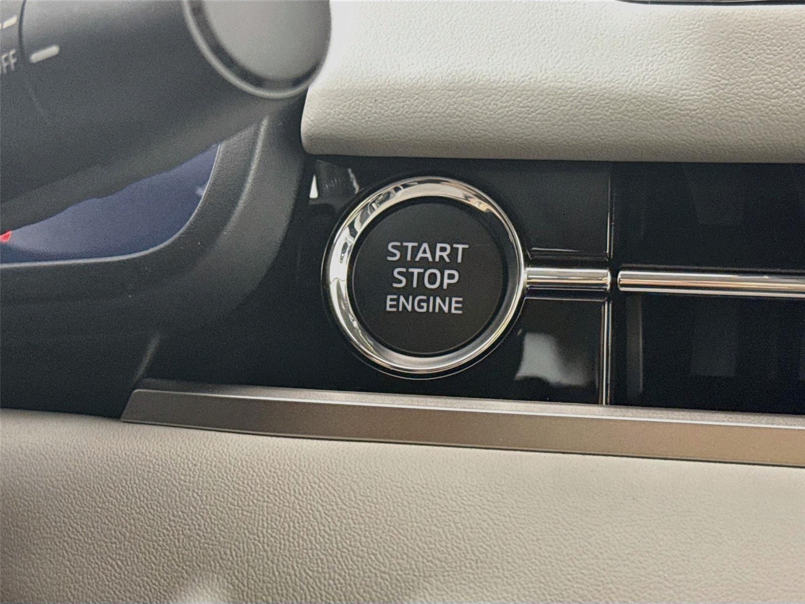 2026 Mitsubishi Outlander photo 11