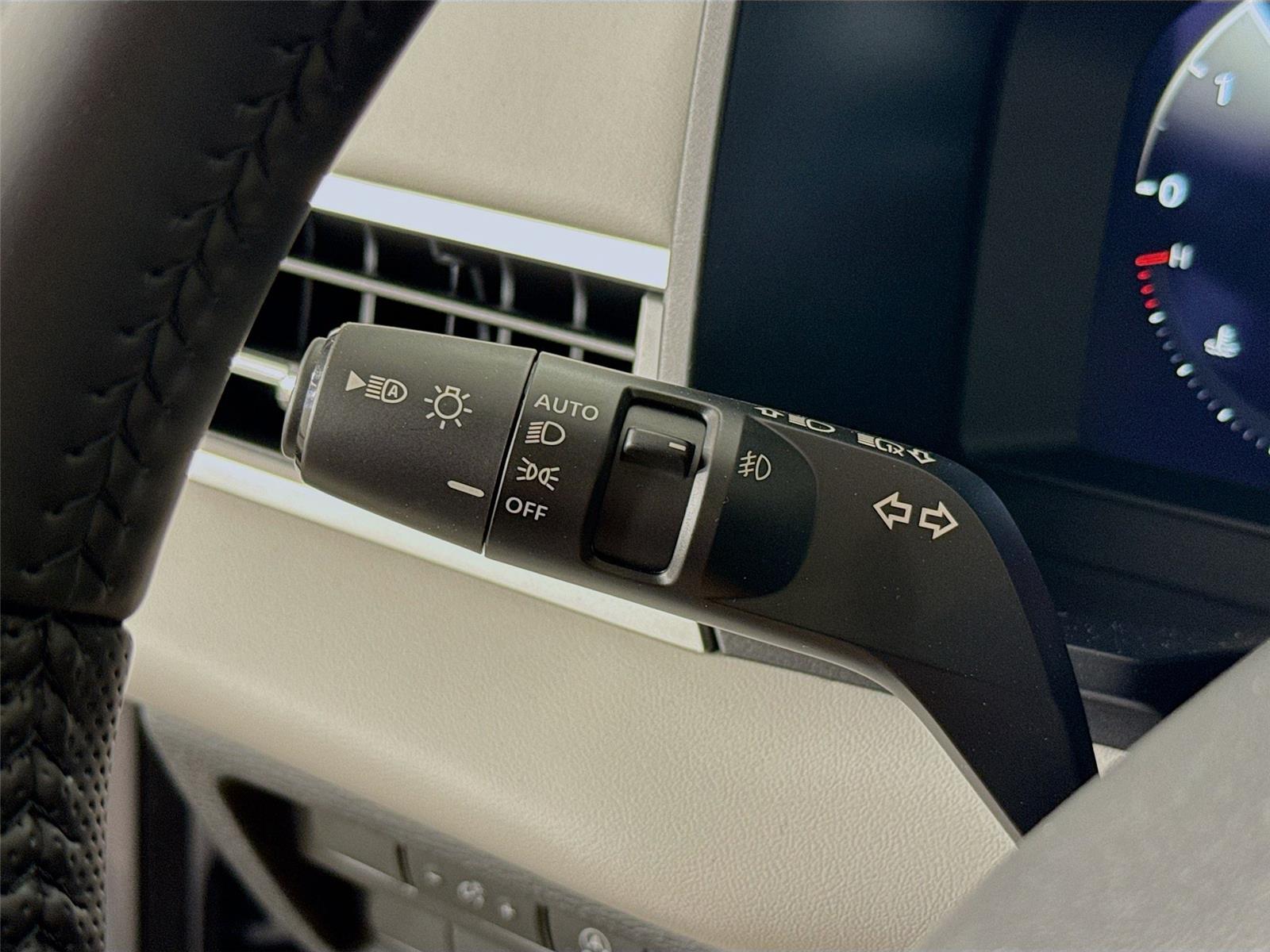 2026 Mitsubishi Outlander photo 3
